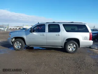 2013 Chevrolet Suburban LT with VIN 1GNSKJE70DR314805, listed as a IAAI auction lot 41120145 with 178,769 mi miles. Bid and sale history available at carsss.com. Image 15.