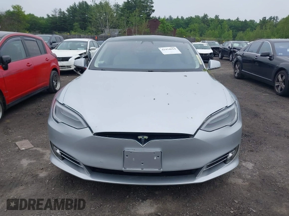 2018 Tesla Model S 75D с VIN 5YJSA1E26JF264767, выставлен на аукционе IAAI как лот 42434614 с пробегом 38 054 миль миль и . История ставок и продаж доступна на DreamBid. Изображение 13.