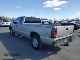 2004 Chevrolet Silverado 1500 Z71 with VIN 1GCEK19T94E356779, listed as a Copart auction lot 45317035 with 200,507 mi miles and Salvage Title. Bid and sale history available at DreamBid. Image 2.