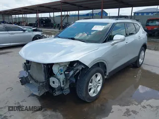 2019 Chevrolet Blazer z VIN 3GNKBBRA3KS698858, wystawiony jako IAAI lot #42270478 z przebiegiem 99 461 mil mil oraz . Historia ofert i sprzedaży dostępna na DreamBid. Obrazek 2.