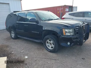 2007 Chevrolet Suburban LT with VIN 3GNFC16057G196996, listed as a IAAI auction lot 41631144 with Not Provided miles. Bid and sale history available at carsss.com. Image 1.