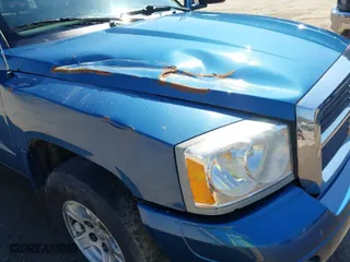 2006 Dodge Dakota SLT with VIN 1D7HW48N46S630213, listed as a IAAI auction lot 41769981 with 90,544 mi miles. Bid and sale history available at carsss.com. Image 17.