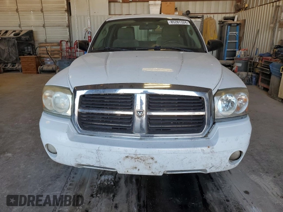 2005 Dodge Dakota SLT with VIN 1D7HE42N35S290529, listed as a Copart auction lot 85281324 with 240,754 mi miles and Clean title. Bid and sale history available at DreamBid. Image 5.