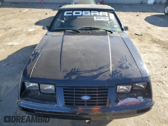 1984 Ford Mustang z VIN 1FABP27M8EF128103, wystawiony jako Copart lot #82441794 z przebiegiem 51 912 mil mil oraz Czysty tytuł • Clean title. Historia ofert i sprzedaży dostępna na DreamBid. Obrazek 5.