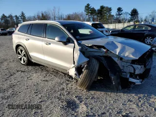 2023 Volvo V60 Plus z VIN YV4L12WZ4P2108242, wystawiony jako Copart lot #46248054 z przebiegiem 19 778 mil mil oraz . Historia ofert i sprzedaży dostępna na DreamBid. Obrazek 4.