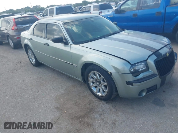 2006 Chrysler 300 C z VIN 2C3KA63H86H230436, wystawiony jako IAAI lot #42474791 z przebiegiem 231 624 mil mil oraz . Historia ofert i sprzedaży dostępna na DreamBid. Obrazek 1.