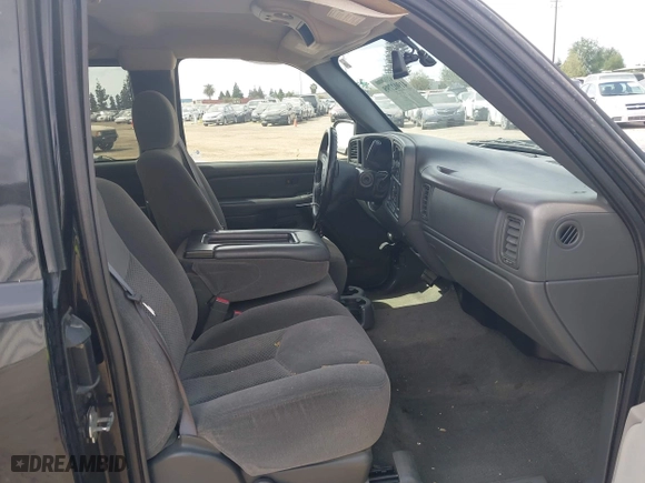 2006 Chevrolet Silverado 1500 LT1 with VIN 2GCEC19T361120940, listed as a IAAI auction lot 41902798 with 256,188 mi miles. Bid and sale history available at carsss.com. Image 5.