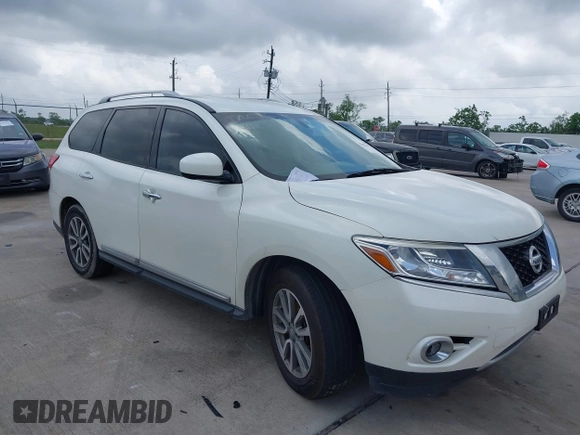 2016 Nissan Pathfinder Platinum with VIN 5N1AR2MN2GC655552, listed as a IAAI auction lot 42052079 with 232,908 mi miles. Bid and sale history available at carsss.com. Image 1.