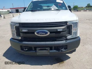 2019 Ford F-250 XL with VIN 1FD7X2A68KEE68410, listed as a IAAI auction lot 42483463 with 100,636 mi miles and . Bid and sale history available at DreamBid. Image 6.