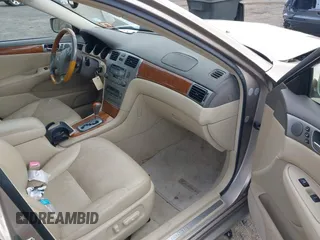 2005 Lexus ES 330 with VIN JTHBA30G255073920, listed as a IAAI auction lot 41886960 with 118,848 mi miles. Bid and sale history available at carsss.com. Image 5.