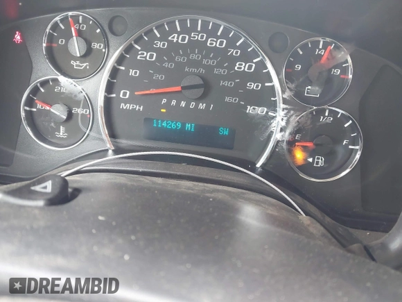 2018 Chevrolet Express Passenger LT z VIN 1GAZGPFG0J1329933, wystawiony jako IAAI lot #42116300 z przebiegiem 114 269 mil mil oraz . Historia ofert i sprzedaży dostępna na DreamBid. Obrazek 15.