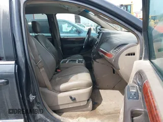 2012 Chrysler Town & Country Touring z VIN 2C4RC1BG8CR189120, wystawiony jako IAAI lot #42014671 z przebiegiem 204 734 mil mil oraz . Historia ofert i sprzedaży dostępna na DreamBid. Obrazek 5.