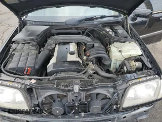 1996 Mercedes-Benz C z VIN WDBHA28E5TF452117, wystawiony jako Copart lot #64761835 z przebiegiem 174 778 mil mil oraz Nie do naprawy • Non repairable. Historia ofert i sprzedaży dostępna na DreamBid. Obrazek 11.