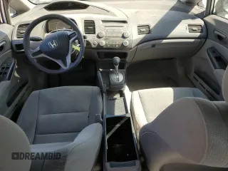 2010 Honda Civic DX-VP z VIN 19XFA1F32AE080022, wystawiony jako Copart lot #57983445 z przebiegiem 154 065 mil mil oraz Szkoda całkowita • Salvage title. Historia ofert i sprzedaży dostępna na DreamBid. Obrazek 8.