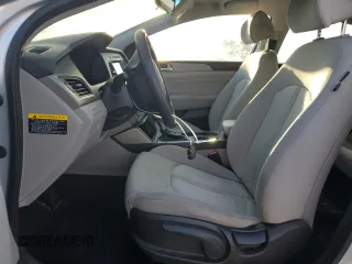 2017 Hyundai Sonata Hybrid SE with VIN KMHE24L33HA064208, listed as a Copart auction lot 80451693 with 106,913 mi miles. Bid and sale history available at carsss.com. Image 7.