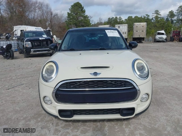 2017 MINI Hardtop 4 Door Cooper S with VIN WMWXU3C54H2D32602, listed as a IAAI auction lot 41458333 with 124235 miles. Bid and sale history available at carsss.com. Image 6.