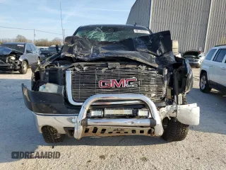 2007 GMC Sierra 2500HD SLT z VIN 1GTHK29677E571403, wystawiony jako Copart lot #48120324 z przebiegiem 252 861 mil mil oraz Szkoda całkowita • Salvage title. Historia ofert i sprzedaży dostępna na DreamBid. Obrazek 5.