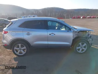 2017 Lincoln MKC Premiere with VIN 5LMCJ1D93HUL62135, listed as a IAAI auction lot 41772908 with 110,849 mi miles. Bid and sale history available at carsss.com. Image 13.