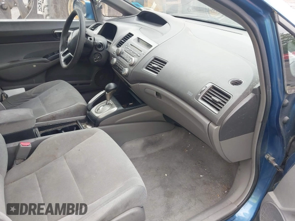 2008 Honda Civic LX z VIN 2HGFA16578H508975, wystawiony jako IAAI lot #42281442 z przebiegiem 140 982 mil mil oraz . Historia ofert i sprzedaży dostępna na DreamBid. Obrazek 5.