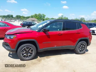 2025 Jeep Compass Trailhawk with VIN 3C4NJDDNXST551154, listed as a IAAI auction lot 42573595 with 4,392 mi miles and . Bid and sale history available at DreamBid. Image 14.