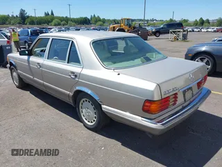 1989 Mercedes-Benz 560 with VIN WDBCA39D7KA436793, listed as a IAAI auction lot 42190980 with 141,165 mi miles and . Bid and sale history available at DreamBid. Image 3.