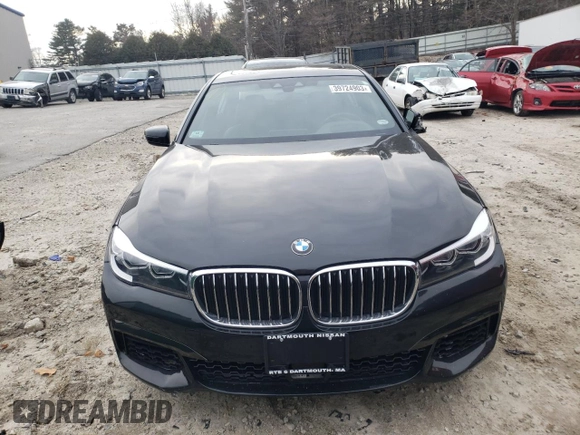 2019 BMW 7 Series 740i xDrive with VIN WBA7E4C52KGV70538, listed as a Copart auction lot 39724903 with 37,137 mi miles. Bid and sale history available at carsss.com. Image 5.