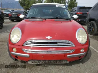 2004 MINI Hardtop with VIN WMWRC33424TJ61921, listed as a Copart auction lot 46954095 with 105,314 mi miles and Non Repairable. Bid and sale history available at DreamBid. Image 5.