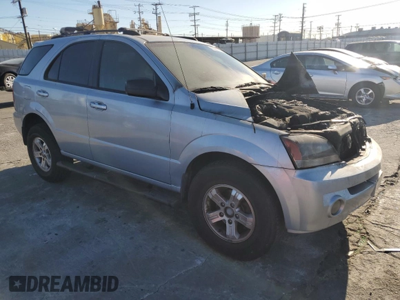 2005 Kia Sorento LX with VIN KNDJD733055363741, listed as a Copart auction lot 88302565 with 0 mi miles and Salvage Title. Bid and sale history available at carsss.com. Image 4.