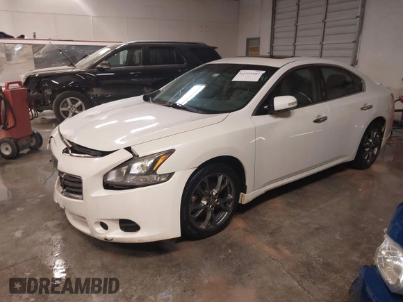 2014 Nissan Maxima SV z VIN 1N4AA5APXEC478724, wystawiony jako IAAI lot #41335407 z przebiegiem 161 985 mil mil oraz . Historia ofert i sprzedaży dostępna na DreamBid. Obrazek 17.