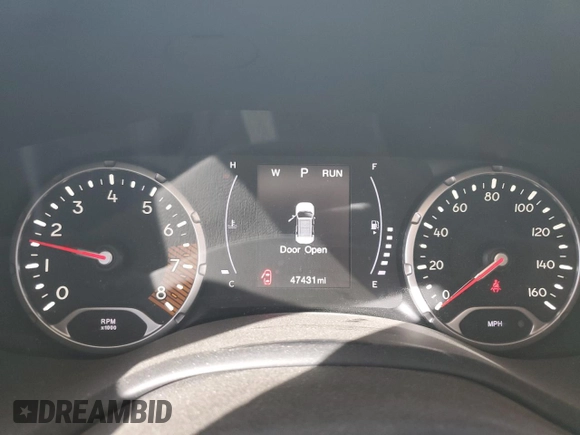 2020 Jeep Renegade Latitude with VIN ZACNJABB8LPL49510, listed as a Copart auction lot 48925685 with 47,431 mi miles and Salvage Title. Bid and sale history available at carsss.com. Image 9.