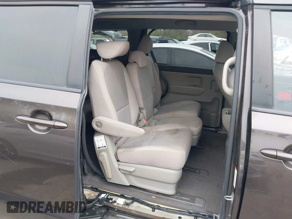 2016 Kia Sedona LX with VIN KNDMB5C17G6093362, listed as a IAAI auction lot 41996581 with 107,160 mi miles and . Bid and sale history available at DreamBid. Image 8.