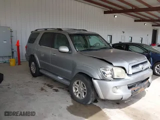 2005 Toyota Sequoia SR5 with VIN 5TDZT34A25S245549, listed as a IAAI auction lot 41724218 with 177,938 mi miles. Bid and sale history available at carsss.com. Image 1.