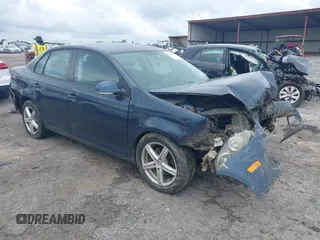 2008 Volkswagen Jetta S with VIN 3VWJM71K88M087847, listed as a IAAI auction lot 42457302 with 161,991 mi miles and . Bid and sale history available at DreamBid. Image 1.