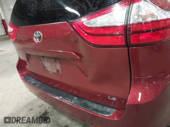 2015 Toyota Sienna LE AAS with VIN 5TDKK3DC2FS609296, listed as a IAAI auction lot 41842166 with 160,342 mi miles. Bid and sale history available at carsss.com. Image 17.
