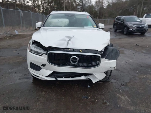 2019 Volvo XC60 Momentum with VIN LYV102DK9KB319379, listed as a IAAI auction lot 41136600 with 73,063 mi miles. Bid and sale history available at carsss.com. Image 13.