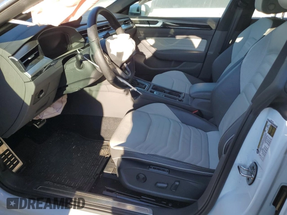 2023 Volkswagen Arteon SEL Premium R-Line z VIN WVWTR7AN8PE012237, wystawiony jako Copart lot #75342244 z przebiegiem 20 932 mil mil oraz Szkoda całkowita • Salvage title. Historia ofert i sprzedaży dostępna na DreamBid. Obrazek 7.