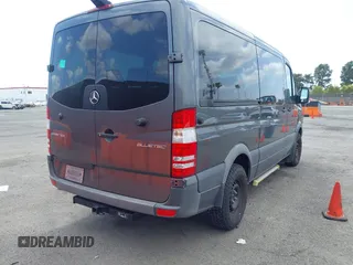 2015 Mercedes-Benz Sprinter Passenger with VIN WDZPE7DC1FP111850, listed as a IAAI auction lot 41920037 with 127,121 mi miles. Bid and sale history available at carsss.com. Image 4.