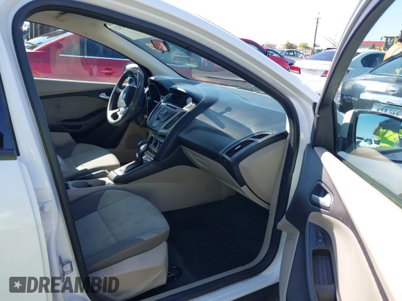 2013 Ford Focus SE with VIN 1FADP3K24DL280819, listed as a IAAI auction lot 41991923 with 228,158 mi miles. Bid and sale history available at carsss.com. Image 5.