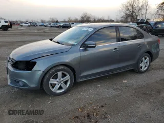 2013 Volkswagen Jetta Comfortline z VIN 3VWDL7AJXDM364015, wystawiony jako Copart lot #81176154 z przebiegiem 140 254 mil mil oraz Czysty tytuł • Clean title. Historia ofert i sprzedaży dostępna na DreamBid. Obrazek 1.