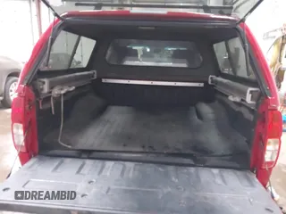 2006 Nissan Frontier SE z VIN 1N6AD07W86C401156, wystawiony jako IAAI lot #41808763 z przebiegiem 200 825 mil mil oraz . Historia ofert i sprzedaży dostępna na DreamBid. Obrazek 17.