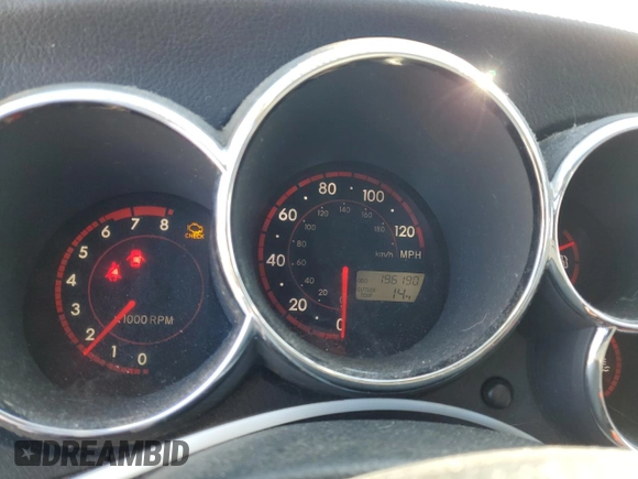 2005 Toyota Matrix STD with VIN 2T1KR32E15C357130, listed as a Copart auction lot 45406475 with 196,190 mi miles and Salvage Title. Bid and sale history available at DreamBid. Image 9.