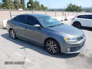 2013 Volkswagen Jetta GLI Autobahn с VIN 3VW567AJ9DM272146, выставлен на аукционе IAAI как лот 42573966 с пробегом 146 999 миль миль и . История ставок и продаж доступна на DreamBid. Изображение 1.