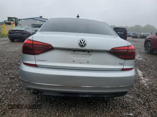 2018 Volkswagen Passat S z VIN 1VWAA7A31JC030768, wystawiony jako Copart lot #57269045 z przebiegiem 88 287 mil mil oraz Szkoda całkowita • Salvage title. Historia ofert i sprzedaży dostępna na DreamBid. Obrazek 6.
