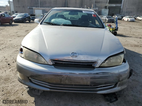 2000 Lexus ES 300 with VIN JT8BF28G2Y0289266, listed as a Copart auction lot 79209994 with 185,035 mi miles and Salvage Title. Bid and sale history available at carsss.com. Image 5.