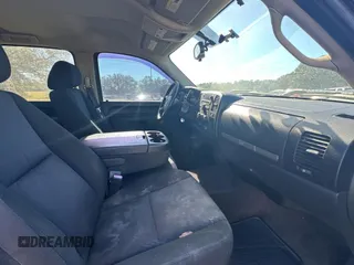 2013 Chevrolet Silverado 1500 LT with VIN 3GCPCSEA9DG215414, listed as a Copart auction lot 83071594 with 230,791 mi miles and Clean Title. Bid and sale history available at DreamBid. Image 5.