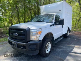 2015 Ford F-250 XL with VIN 1FDBF2B68FEA47594, listed as a Copart auction lot 64337445 with 451,093 mi miles and Clean title. Bid and sale history available at DreamBid. Image 2.