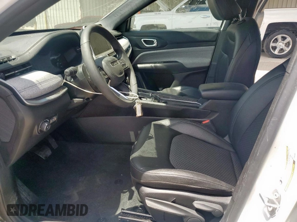 2025 Jeep Compass Latitude with VIN 3C4NJDBN5ST524494, listed as a Copart auction lot 65656135 with 17,791 mi miles and Clean title. Bid and sale history available at DreamBid. Image 7.