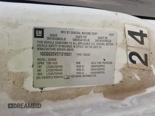 2007 Chevrolet Express Cargo with VIN 1GCGG25V371218321, listed as a IAAI auction lot 42638327 with Not provided miles and . Bid and sale history available at DreamBid. Image 9.