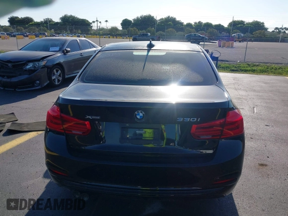 2018 BMW 3 Series 330i xDrive с VIN WBA8D9C53JA616383, выставлен на аукционе IAAI как лот 42319253 с пробегом 89 297 миль миль и . История ставок и продаж доступна на DreamBid. Изображение 16.