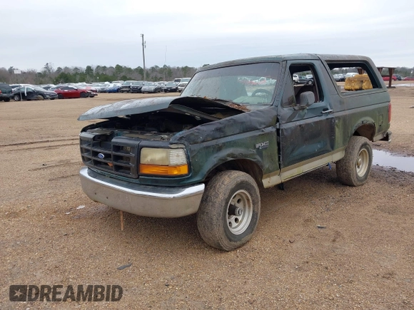 1996 Ford Bronco Custom with VIN 1FMEU15H4TLA86037, listed as a IAAI auction lot 41582668 with 1 mi miles. Bid and sale history available at carsss.com. Image 2.